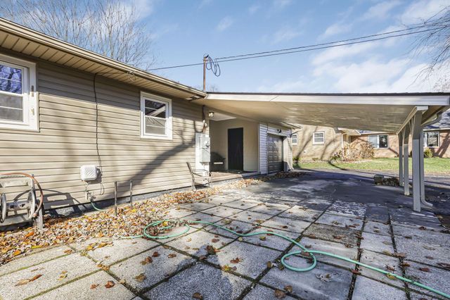 944 Fieldson Drive, Heath, OH 43056