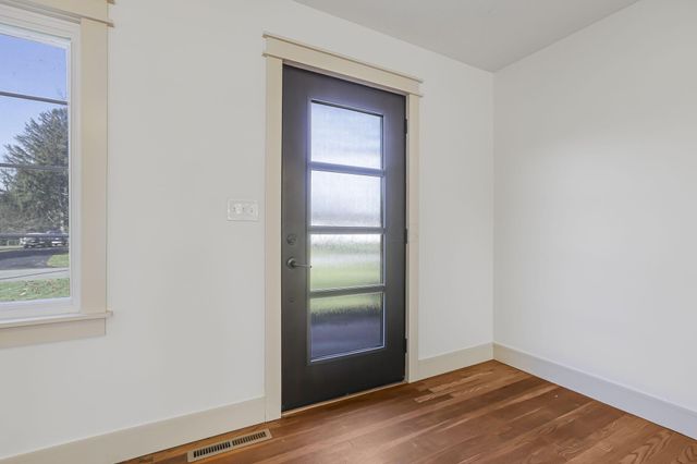 944 Fieldson Drive, Heath, OH 43056