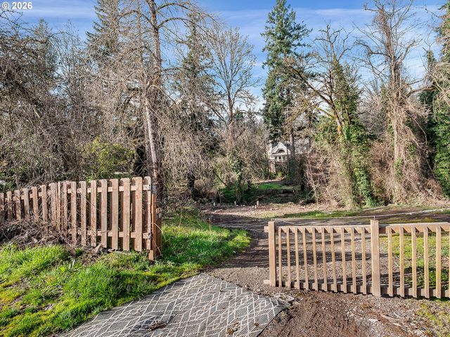 5123 Sw BEAVERTON HILLSDALE Hwy, Portland, OR 97221