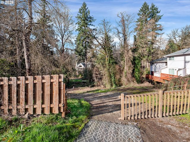 5123 Sw BEAVERTON HILLSDALE Hwy, Portland, OR 97221