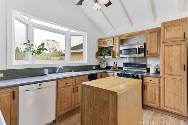 17716 Nordhoff Street, Northridge, CA 91325