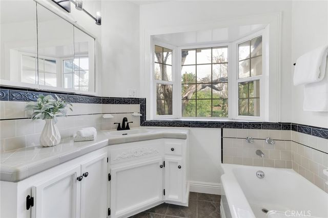 17716 Nordhoff Street, Northridge, CA 91325