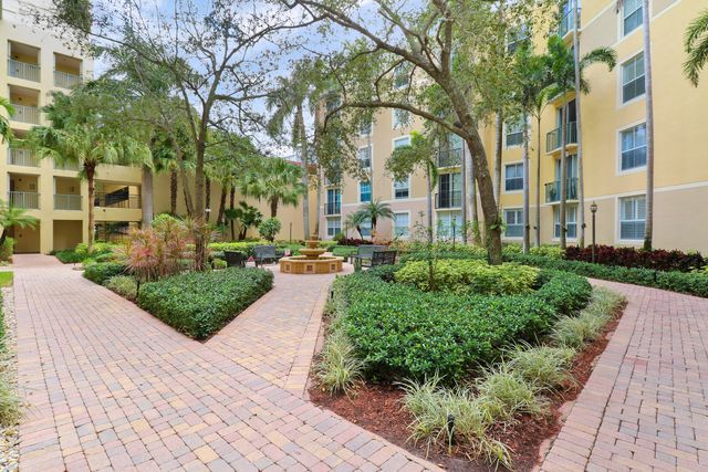630 S Sapodilla Avenue S 411, West Palm Beach, FL 33401