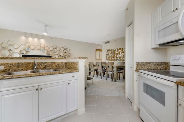 630 S Sapodilla Avenue S 411, West Palm Beach, FL 33401
