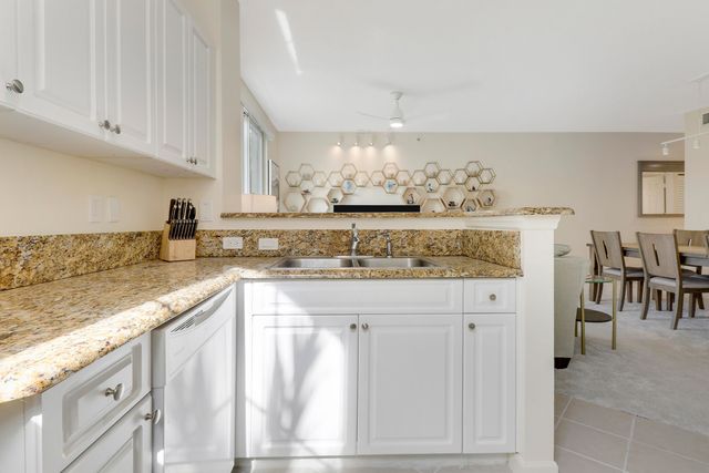 630 S Sapodilla Avenue S 411, West Palm Beach, FL 33401