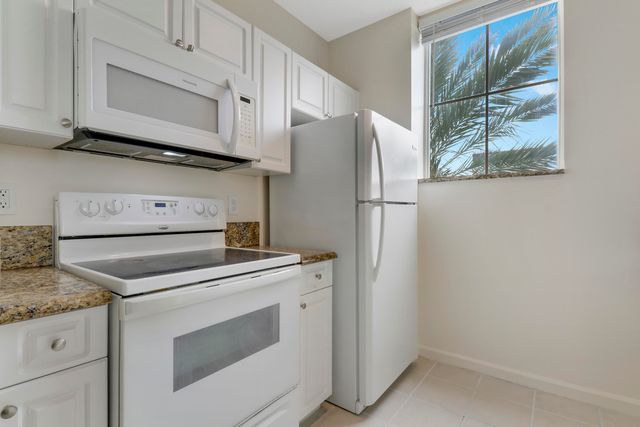 630 S Sapodilla Avenue S 411, West Palm Beach, FL 33401