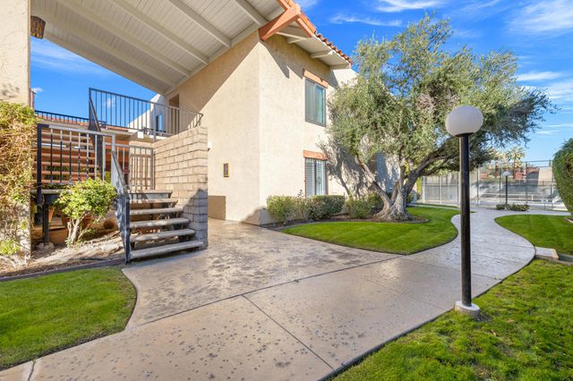 1407 N Sunrise Way 28, Palm Springs, CA 92262