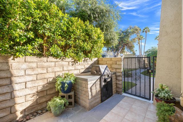 1407 N Sunrise Way 28, Palm Springs, CA 92262