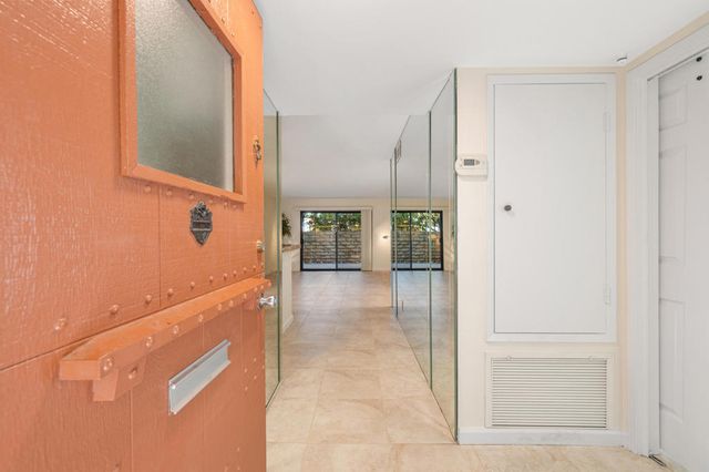 1407 N Sunrise Way 28, Palm Springs, CA 92262