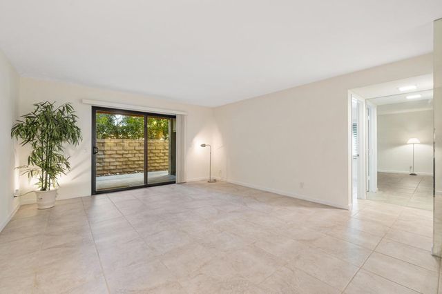 1407 N Sunrise Way 28, Palm Springs, CA 92262