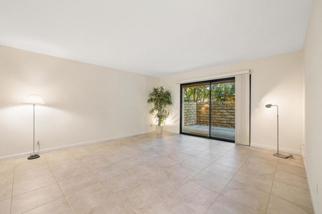 1407 N Sunrise Way 28, Palm Springs, CA 92262