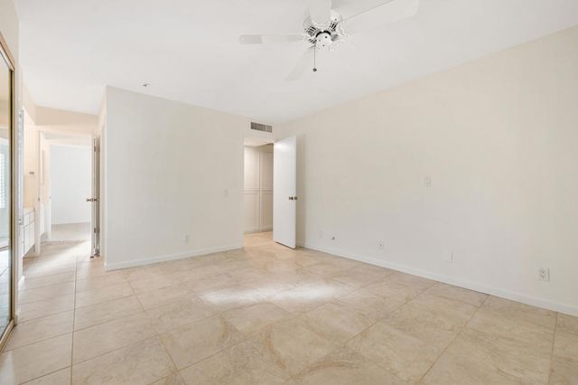 1407 N Sunrise Way 28, Palm Springs, CA 92262