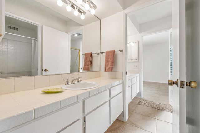 1407 N Sunrise Way 28, Palm Springs, CA 92262