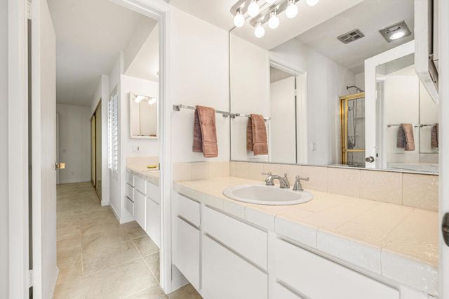 1407 N Sunrise Way 28, Palm Springs, CA 92262