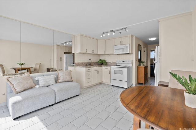 2211 Ala Wai Boulevard 3111, Honolulu, HI 96815