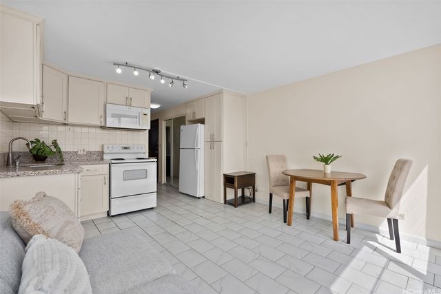 2211 Ala Wai Boulevard 3111, Honolulu, HI 96815