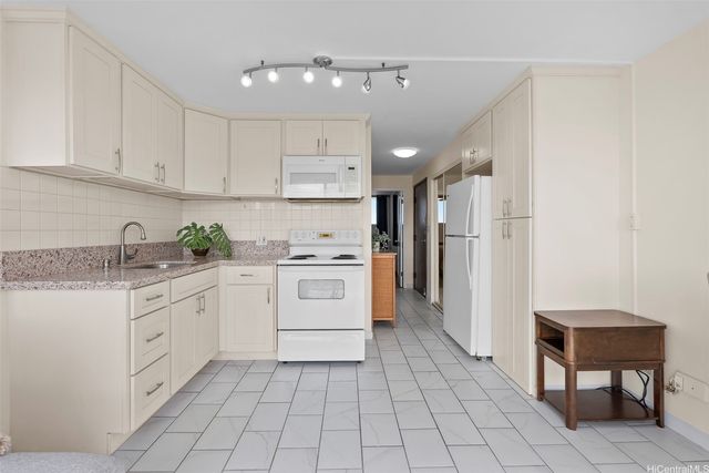 2211 Ala Wai Boulevard 3111, Honolulu, HI 96815
