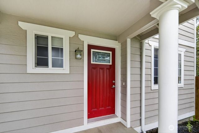 1212 N 12th Place, Mount Vernon, WA 98273