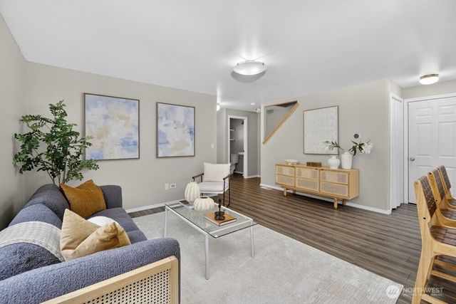 1212 N 12th Place, Mount Vernon, WA 98273