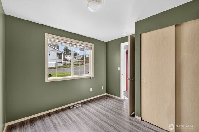 1212 N 12th Place, Mount Vernon, WA 98273