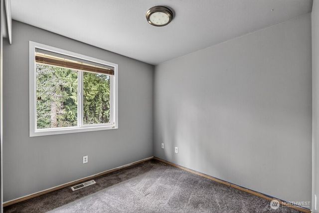 1212 N 12th Place, Mount Vernon, WA 98273