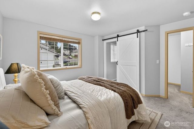 1212 N 12th Place, Mount Vernon, WA 98273