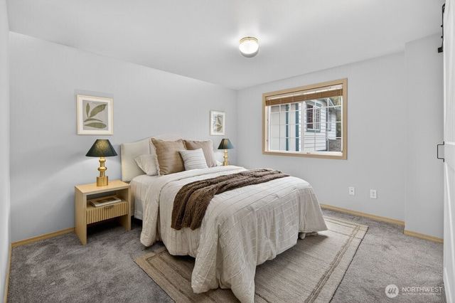 1212 N 12th Place, Mount Vernon, WA 98273