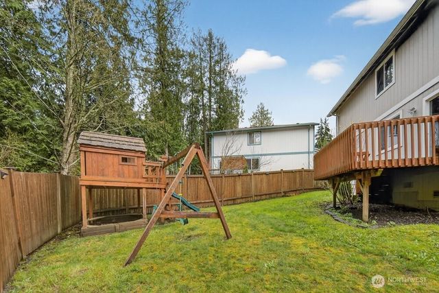 1212 N 12th Place, Mount Vernon, WA 98273