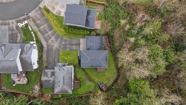 1212 N 12th Place, Mount Vernon, WA 98273