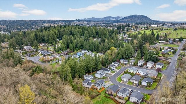 1212 N 12th Place, Mount Vernon, WA 98273