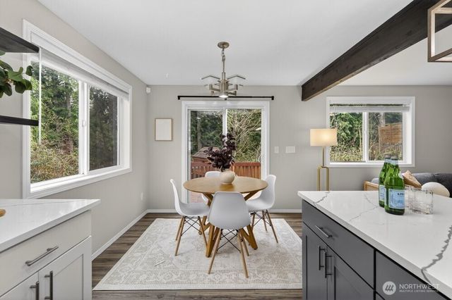 1212 N 12th Place, Mount Vernon, WA 98273
