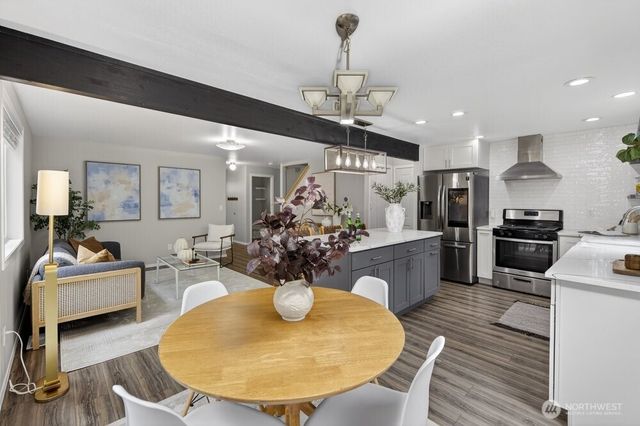 1212 N 12th Place, Mount Vernon, WA 98273