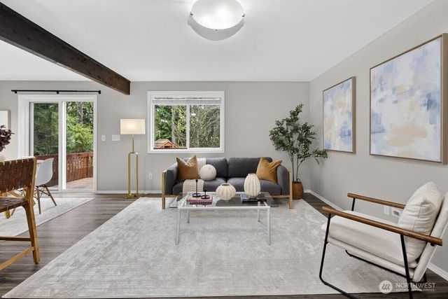 1212 N 12th Place, Mount Vernon, WA 98273