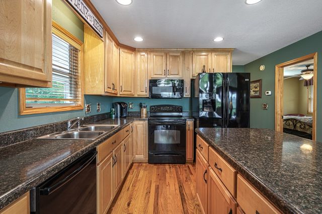 98 Dunrunnin Point, Murphy, NC 28906