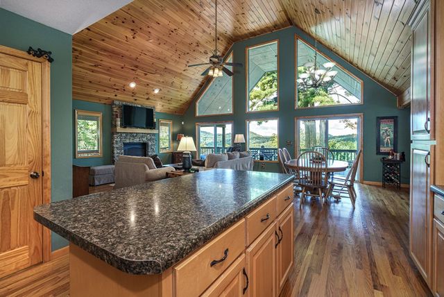 98 Dunrunnin Point, Murphy, NC 28906