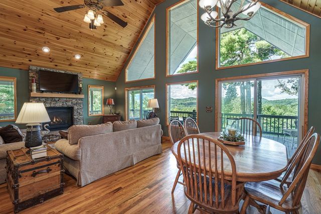98 Dunrunnin Point, Murphy, NC 28906
