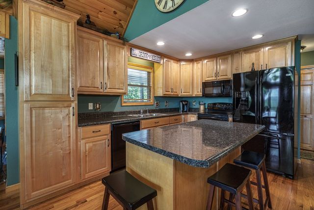 98 Dunrunnin Point, Murphy, NC 28906