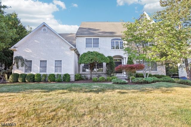 17 Coggins Ln, West Orange Twp., NJ 07052