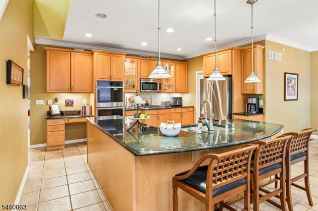 17 Coggins Ln, West Orange Twp., NJ 07052