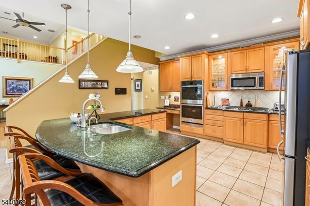 17 Coggins Ln, West Orange Twp., NJ 07052