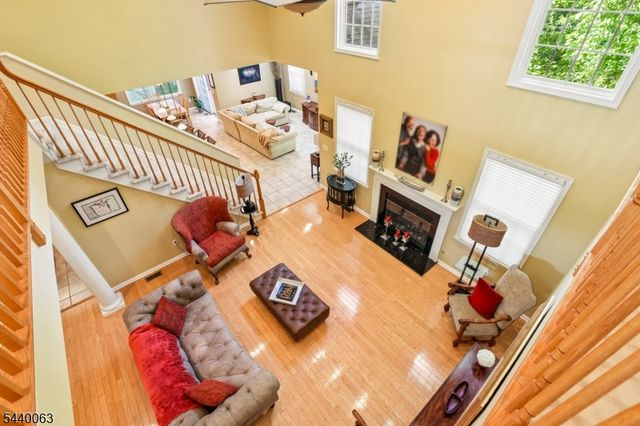 17 Coggins Ln, West Orange Twp., NJ 07052