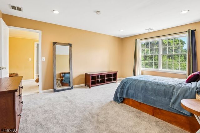 17 Coggins Ln, West Orange Twp., NJ 07052