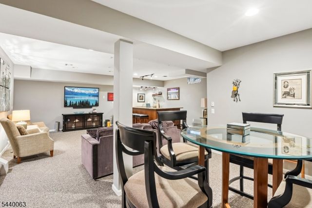 17 Coggins Ln, West Orange Twp., NJ 07052