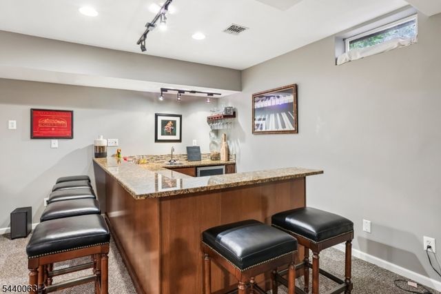 17 Coggins Ln, West Orange Twp., NJ 07052