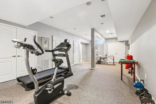 17 Coggins Ln, West Orange Twp., NJ 07052