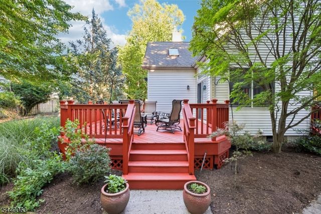 17 Coggins Ln, West Orange Twp., NJ 07052