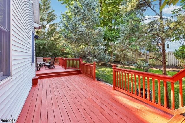 17 Coggins Ln, West Orange Twp., NJ 07052