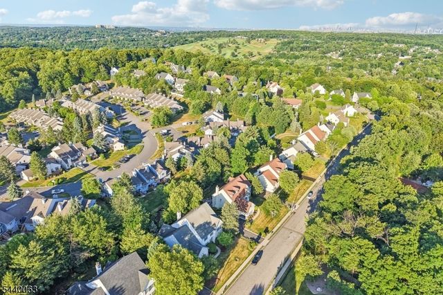 17 Coggins Ln, West Orange Twp., NJ 07052