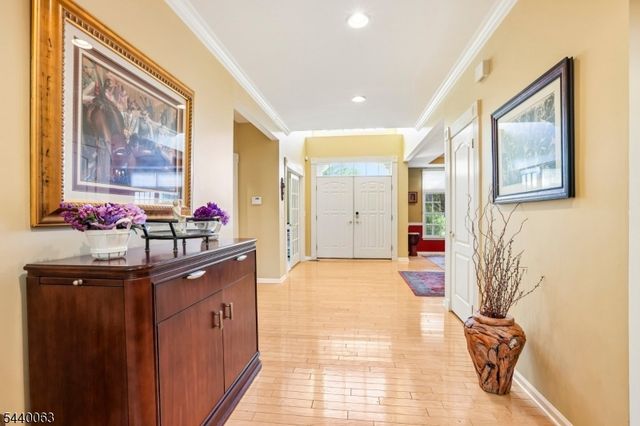 17 Coggins Ln, West Orange Twp., NJ 07052