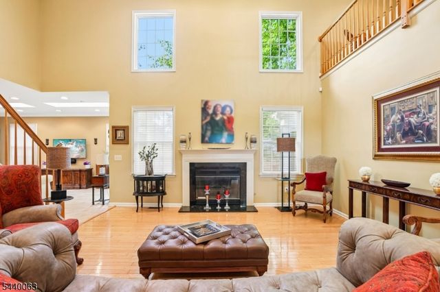 17 Coggins Ln, West Orange Twp., NJ 07052